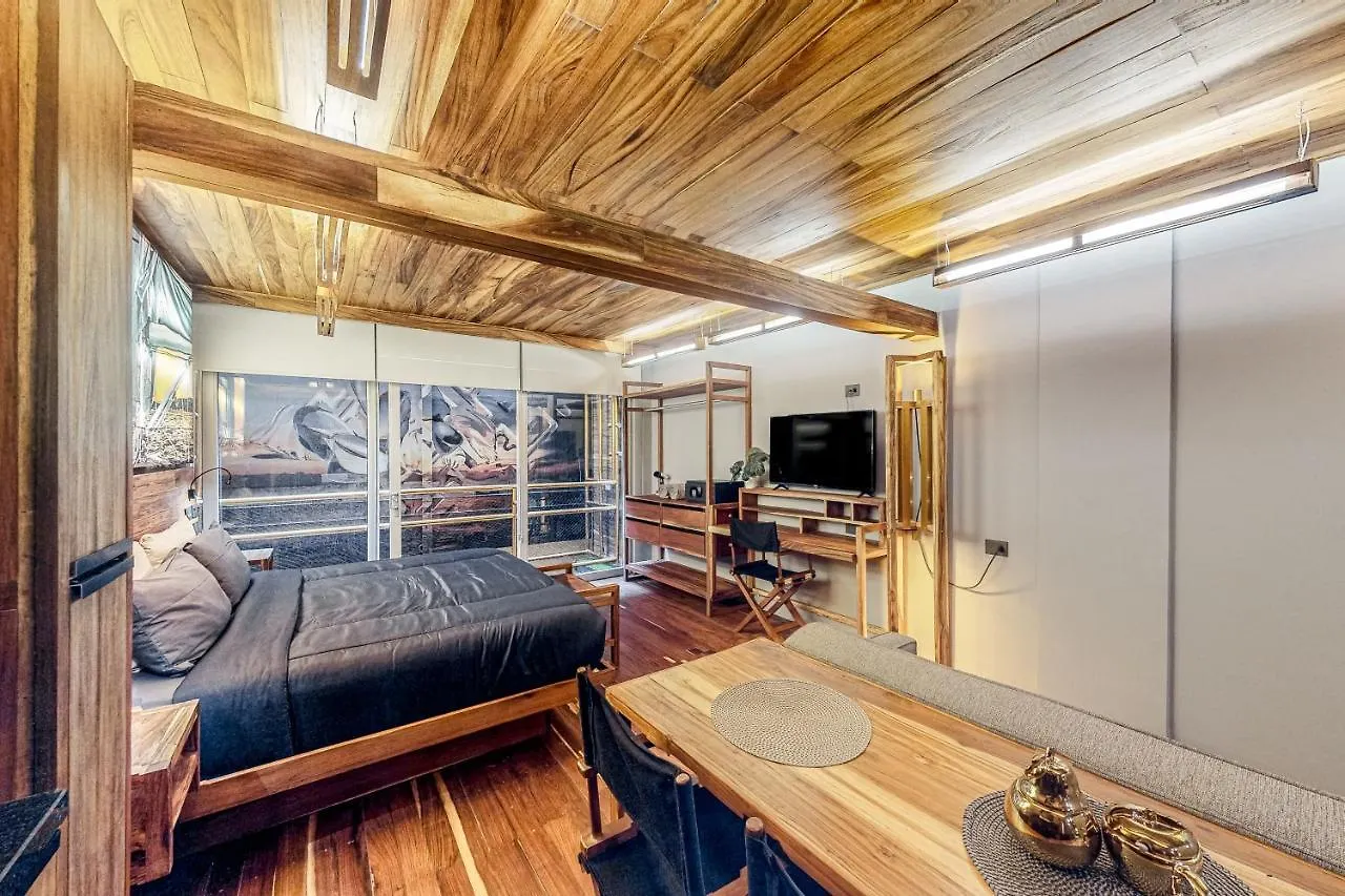 Breeze 215 At La Residencia location